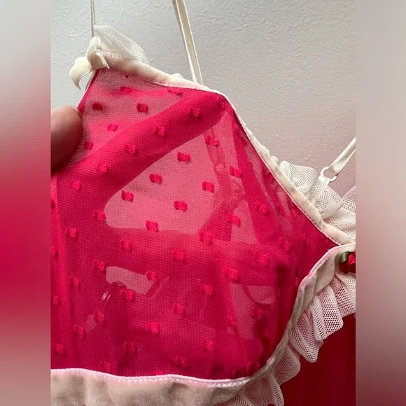 Vintage Betsey Johnson super pretty dark pink chemise and panty set in size S. - Picture 7 of 11